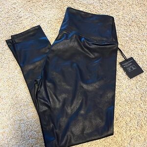 Simply Vera Faux Leather Leggings L